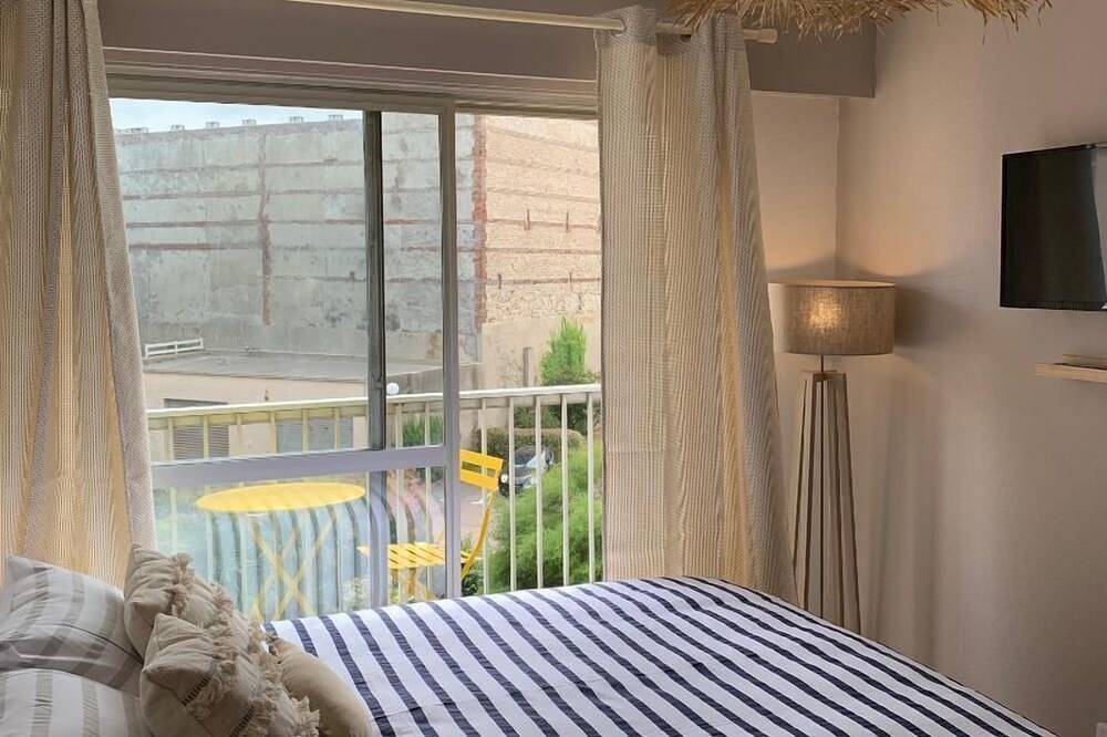 Apartamento entero, Estudio-Apartamento-Baño privado con bañera-Balcón in Fécamp, Región de Le Havre