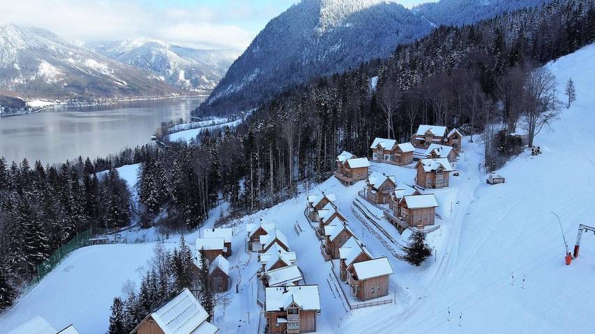 Ferienhaus für 8 Personen, mit Pool und Sauna sowie Garten, mit Haustier in Grundlsee
