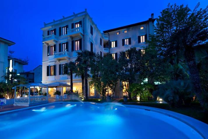 Hôtel pour 2 personnes, avec sauna et piscine ainsi que jardin et jacuzzi, animaux acceptés
