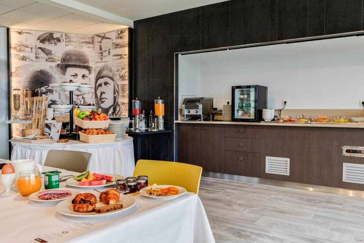 Comfort Double or Twin Room in Genas, Lyon et ses environs