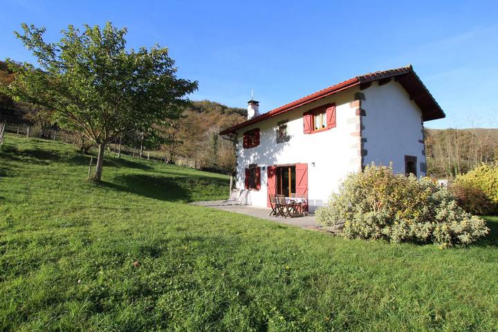 Gîte pour 4 personnes, avec Terrasse et Jardin
