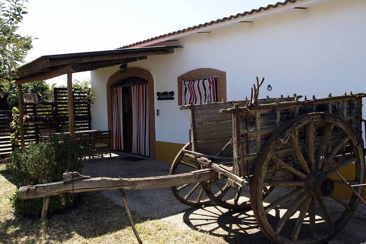 Casa de vacaciones para 4 personas, con jardín y piscina en Extremadura