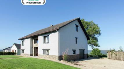 Location de vacances pour 10 personnes, avec balcon et jardin dans Beffe