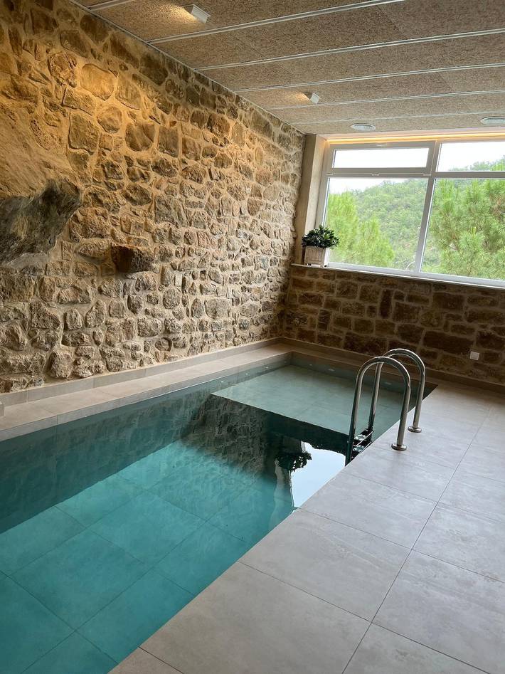 Casa rural para 15 personas, con balcón y piscina además de jacuzzi y jardín en Cataluña - 3