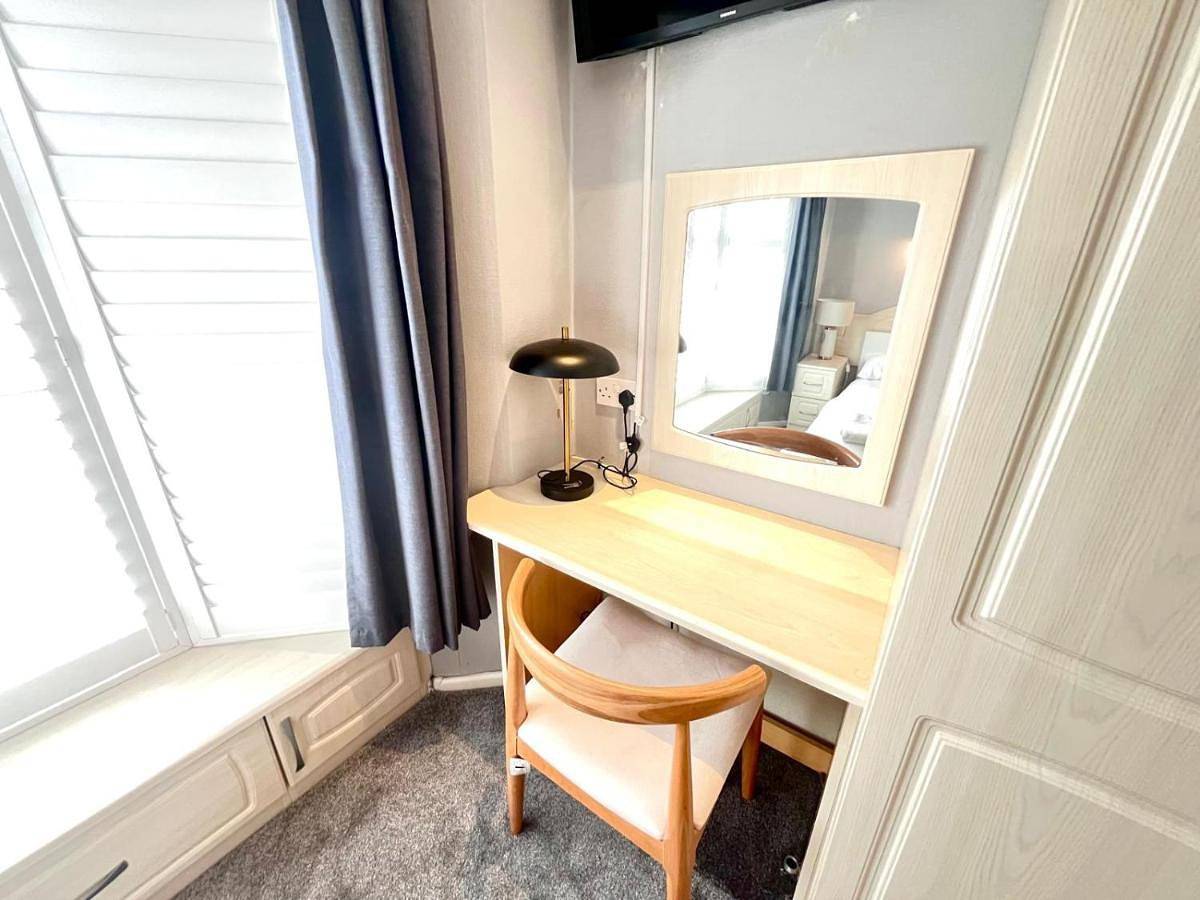 Double Room in Coventry, Birmingham Area