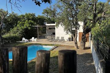 Gîte pour 6 personnes, avec jardin dans Plage De L Ovu Santu