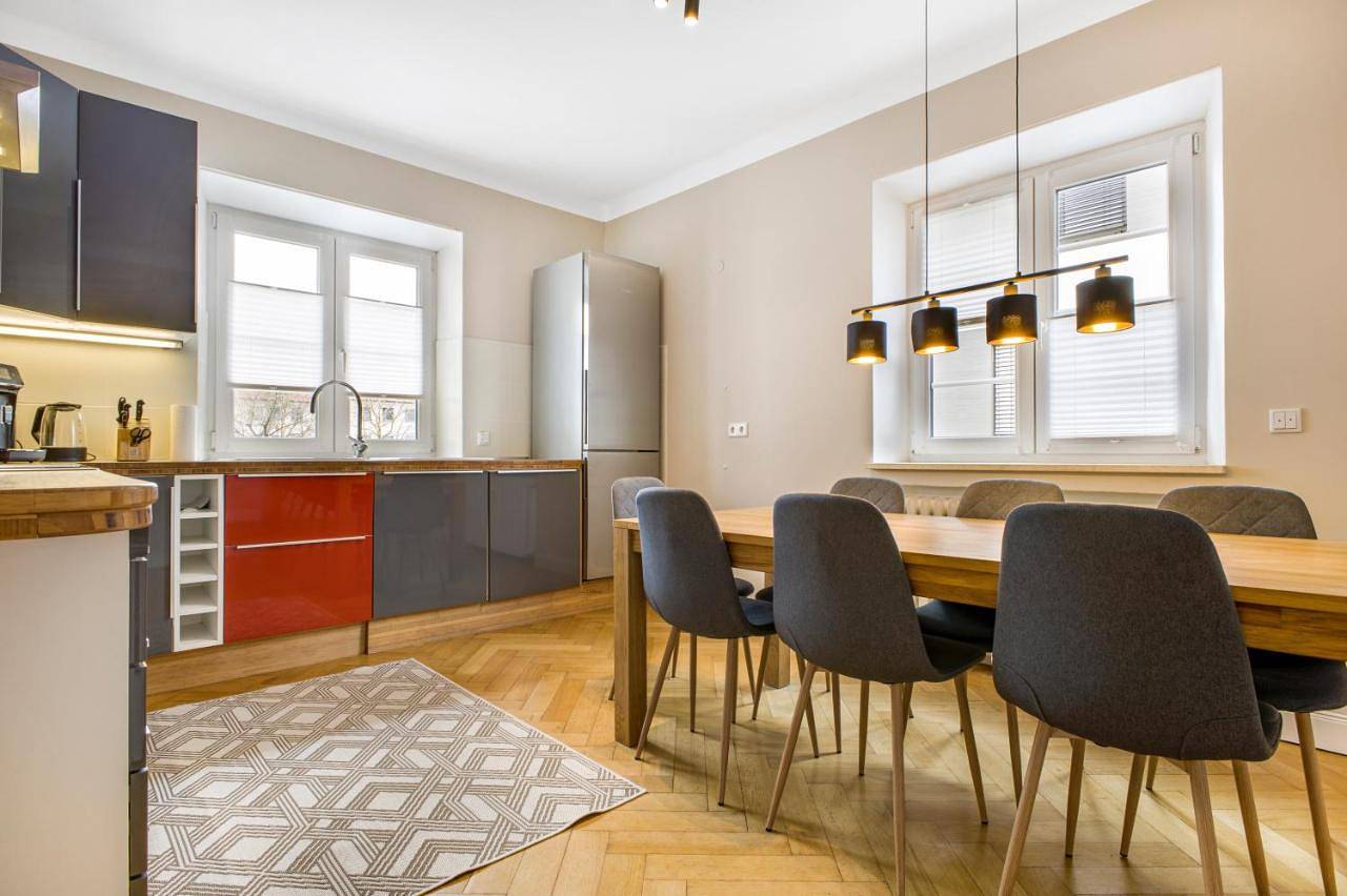 Appartement entier, Cruwzo I Spacious 3 Br with Wifi Kitchen Games in Ingolstadt, Haute-Bavière