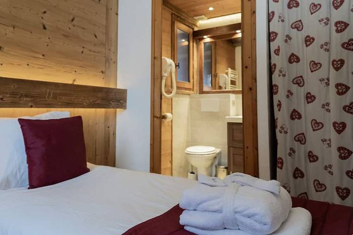 Gîte pour 12 personnes, avec jacuzzi et terrasse dans Office de Tourisme de Montchavin les Coches - 4
