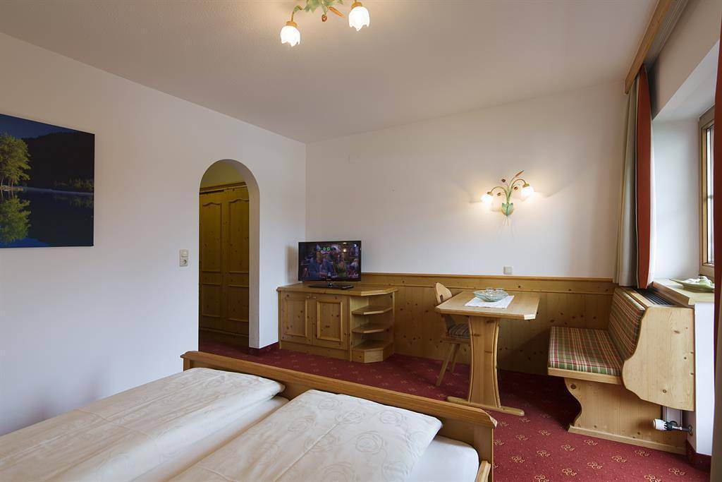 Ganze Ferienwohnung, „Doppelzimmer - Zimmer 5“ in Going am Wilden Kaiser, Kaisergebirge