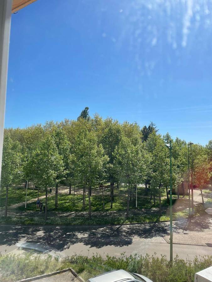 Appartement entier, One-Bedroom Apartment in Bourbonne-les-Bains, Haute-Marne