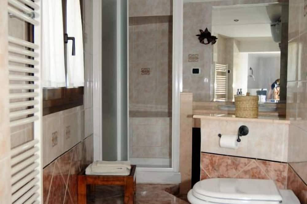 Apartamento entero, Piso / apartamento - Tivoliinmueble de categoría in Tivoli (desambiguación), Provincia de Roma