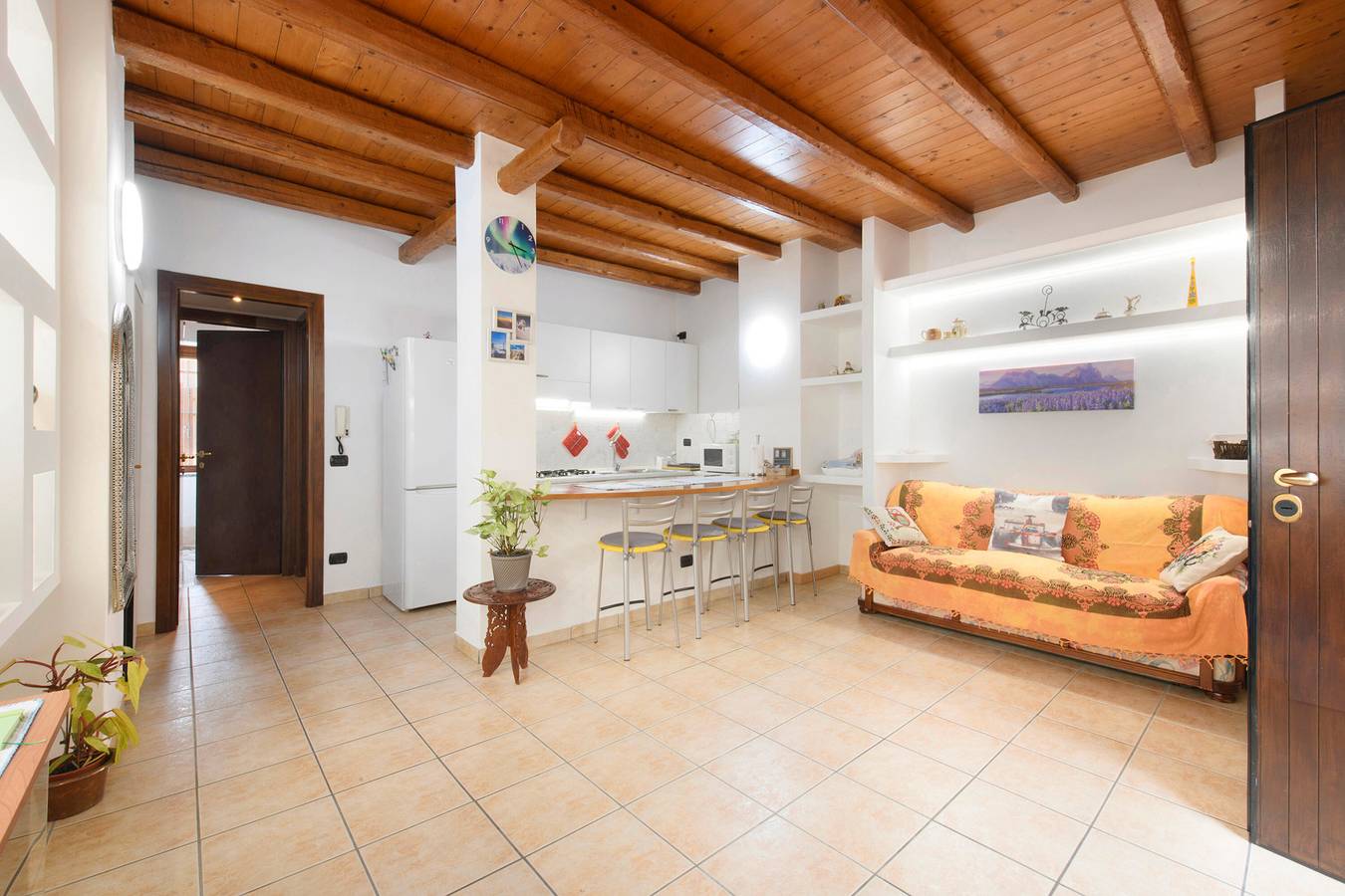 Apartamento entero, Apartamento 'La Casa Del Barba' con Wi-Fi in Monguzzo, Brianza