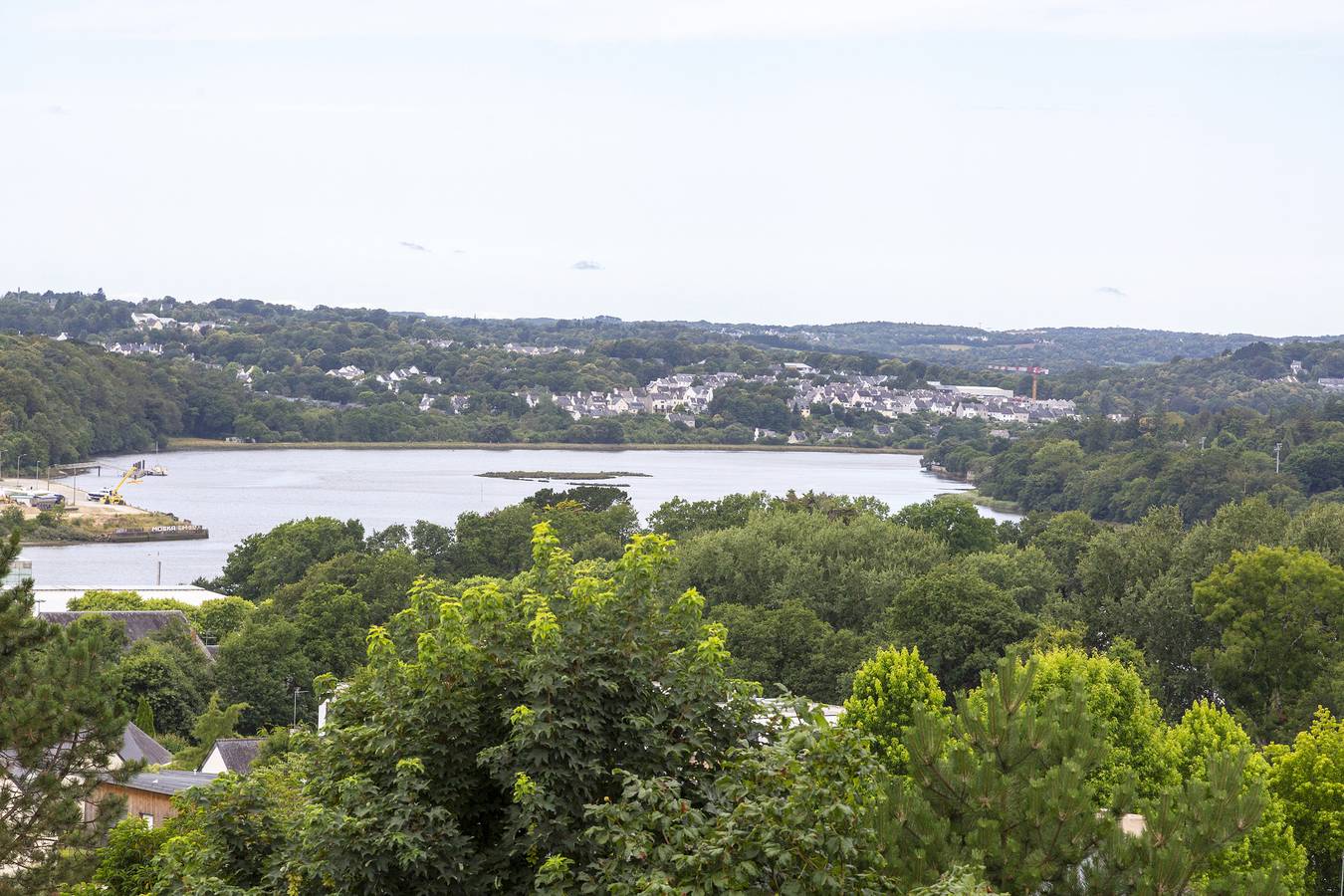 Casa de vacaciones 'Proche De Tout' con terraza privada, jardín privado y Wi-Fi in Quimper, Region de Quimper
