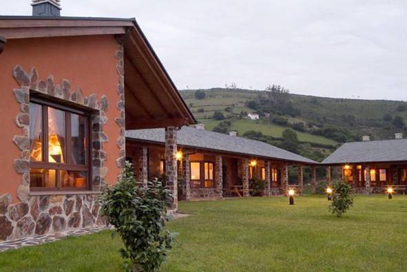 Apartamento de vacaciones para 4 personas, con vistas además de piscina y jardín en Asturias - 3