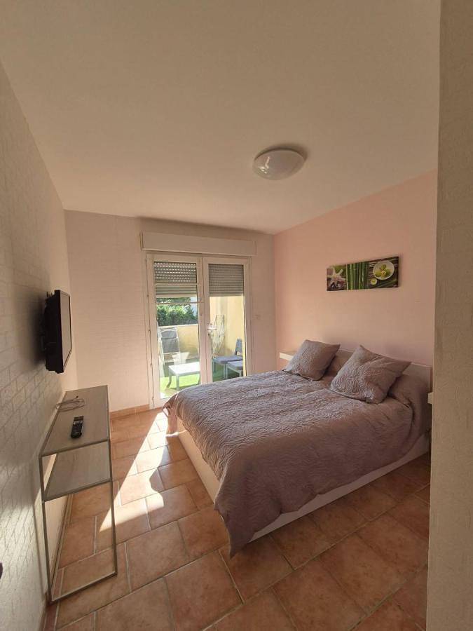 Gîte pour 4 personnes, avec terrasse à Port-Saint-Louis-du-Rhône - 3