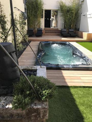 Villa pour 8 personnes, avec piscine et vue ainsi que terrasse et jardin à Royan