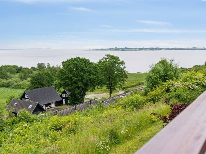 Ferienwohnung für 6 Personen, mit Terrasse und Pool in Løjt