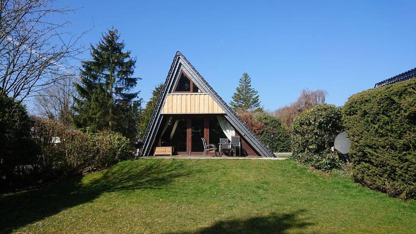 Ferienhaus für 4 Personen, mit Terrasse und Garten sowie Pool