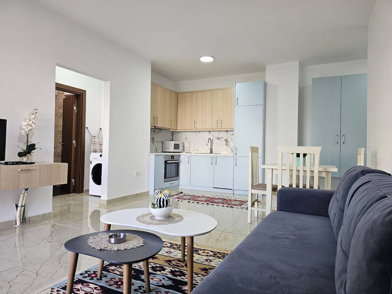 Ganze Wohnung, Ferienwohnung für 3 Personen mit Balkon in Sarandë, Vlorë