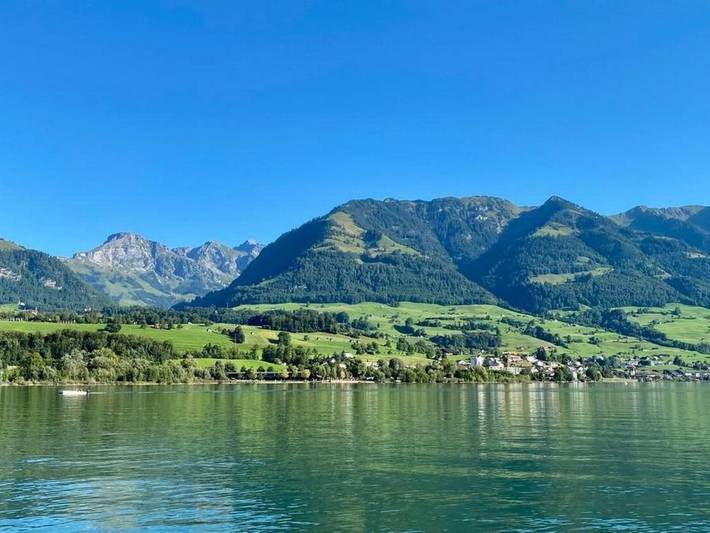 Ferienhaus für 2 Personen, mit Garten und Seeblick in der Schweiz