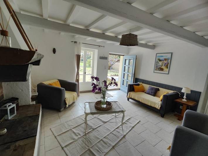 Location de vacances pour 4 personnes, avec vue ainsi que terrasse et piscine à Boulbon - 3