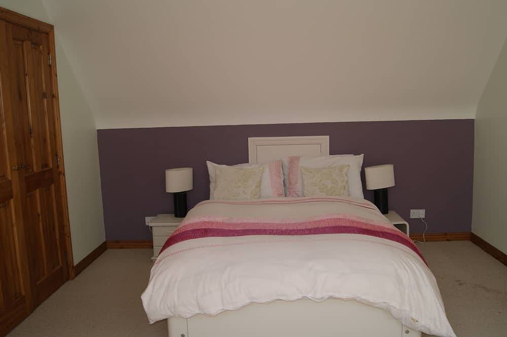 Luxury House on Seafront, with Pool, Sauna, Jacuzzi and Woodlands in Munster