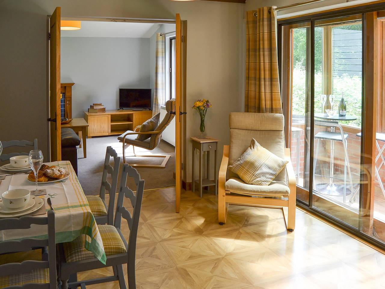 Eden Cottage in Buxton with Lamas, Norfolk