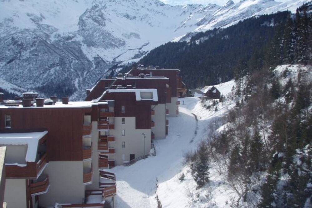 Ganze Wohnung, Studio-Kabine nahe Pisten mit Balkon, Aufzug und Skiraum in La Ferrière, Le Pleynet