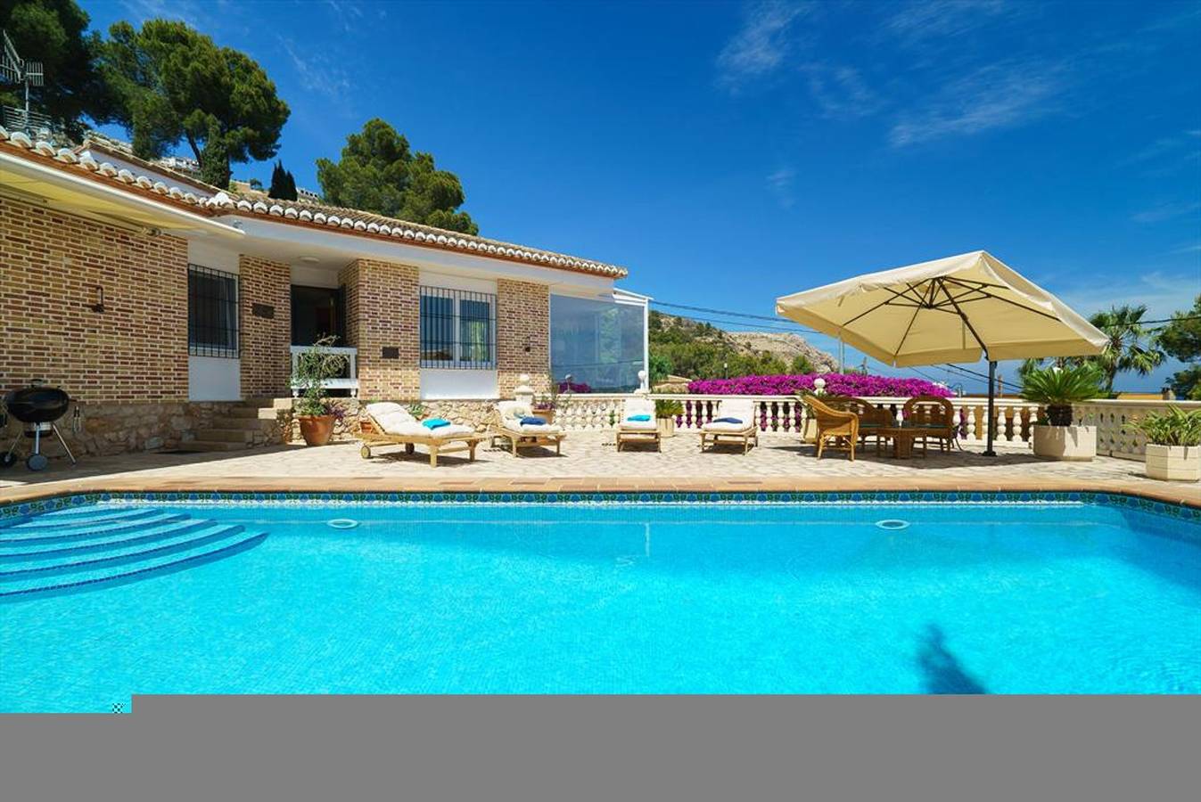 La Cofa in Javea with 2 bedrooms and 1 bathrooms in Javea Port, Jávea