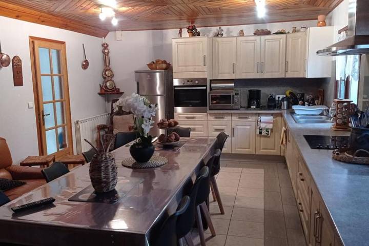 Location de vacances pour 12 personnes, avec jardin ainsi que sauna et vue, animaux acceptés à Villeneuve-d'Olmes - 4