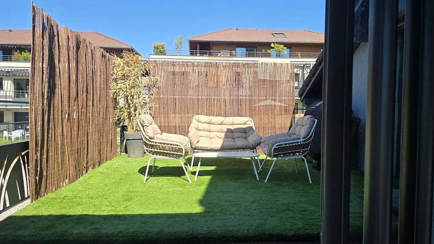 Location de vacances pour 6 personnes, avec jardin et terrasse dans Copponex