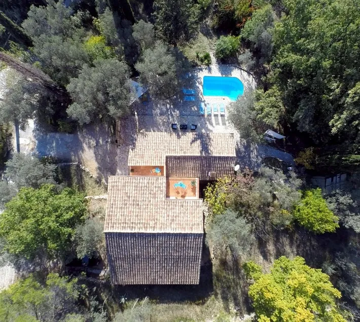 Chalet para 4 personas, con vistas además de piscina y jardín - 1