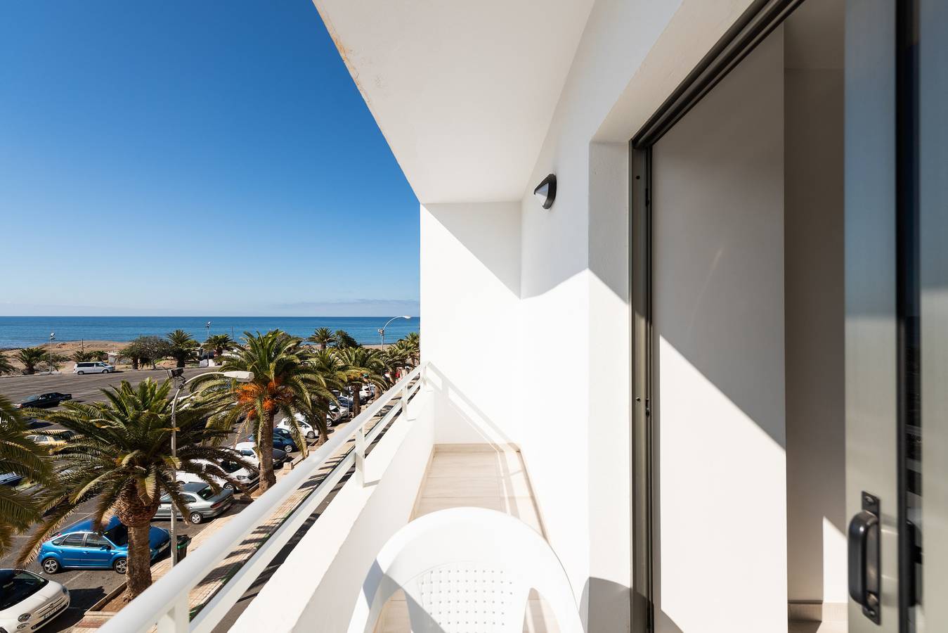 Apartamento entero, 2 min Walk to Beach - Sea Views Terrace - 1 in Arguineguín, Mogán