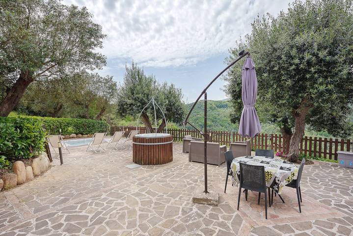 Vakantiehuis voor 6 personen, with whirlpool and kinderzwembad as well as tuin, met huisdier in Provincie Salerno