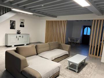 Gîte pour 6 personnes, avec vue et terrasse, animaux acceptés à Dampierre-sous-Bouhy