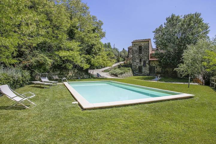 Villa pour 3 personnes, avec Balcon/Terrasse ainsi que Jardin et Piscine à Sesto Fiorentino