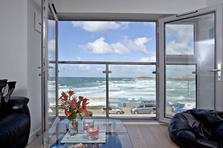 Entire holiday apartment, 5 Fistral Beach in Newquay, Cornwall