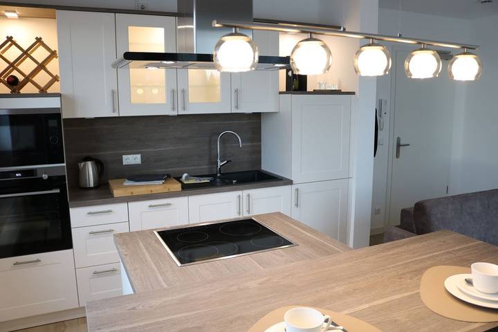 Ferienwohnung für 4 Personen, mit Balkon und Pool sowie Ausblick in Lohme