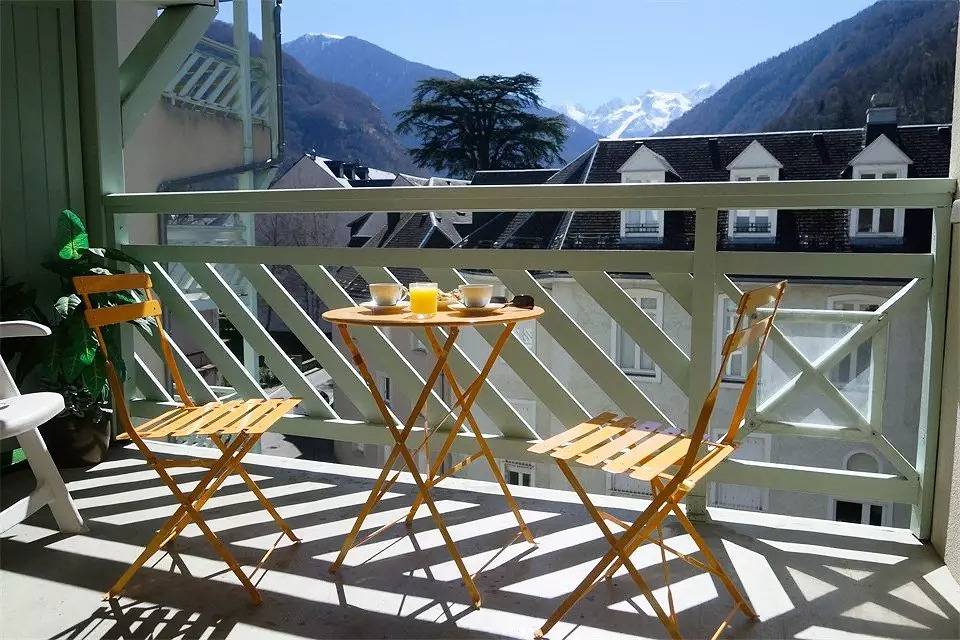 Appartement entier, Luchon Proche Thermes Appart Pour 4 Pers - Terrasse Sud - Parking in Luchon-Superbagnères, Bagnères-de-Luchon