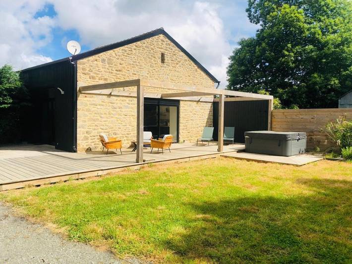 Maison de vacances pour 4 personnes, avec Jacuzzi et Terrasse ainsi que Jardin et Vue