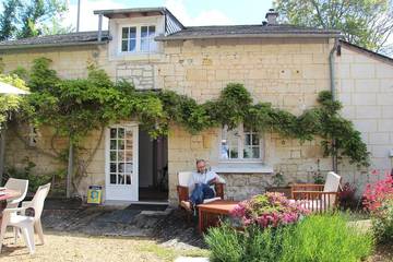 Gîte pour 5 personnes, avec jardin et jacuzzi à Grézillé
