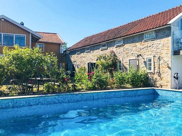 Hus för 4 Personer, med Balkong samt Terass och Trädgård och Pool i Kalmar Län