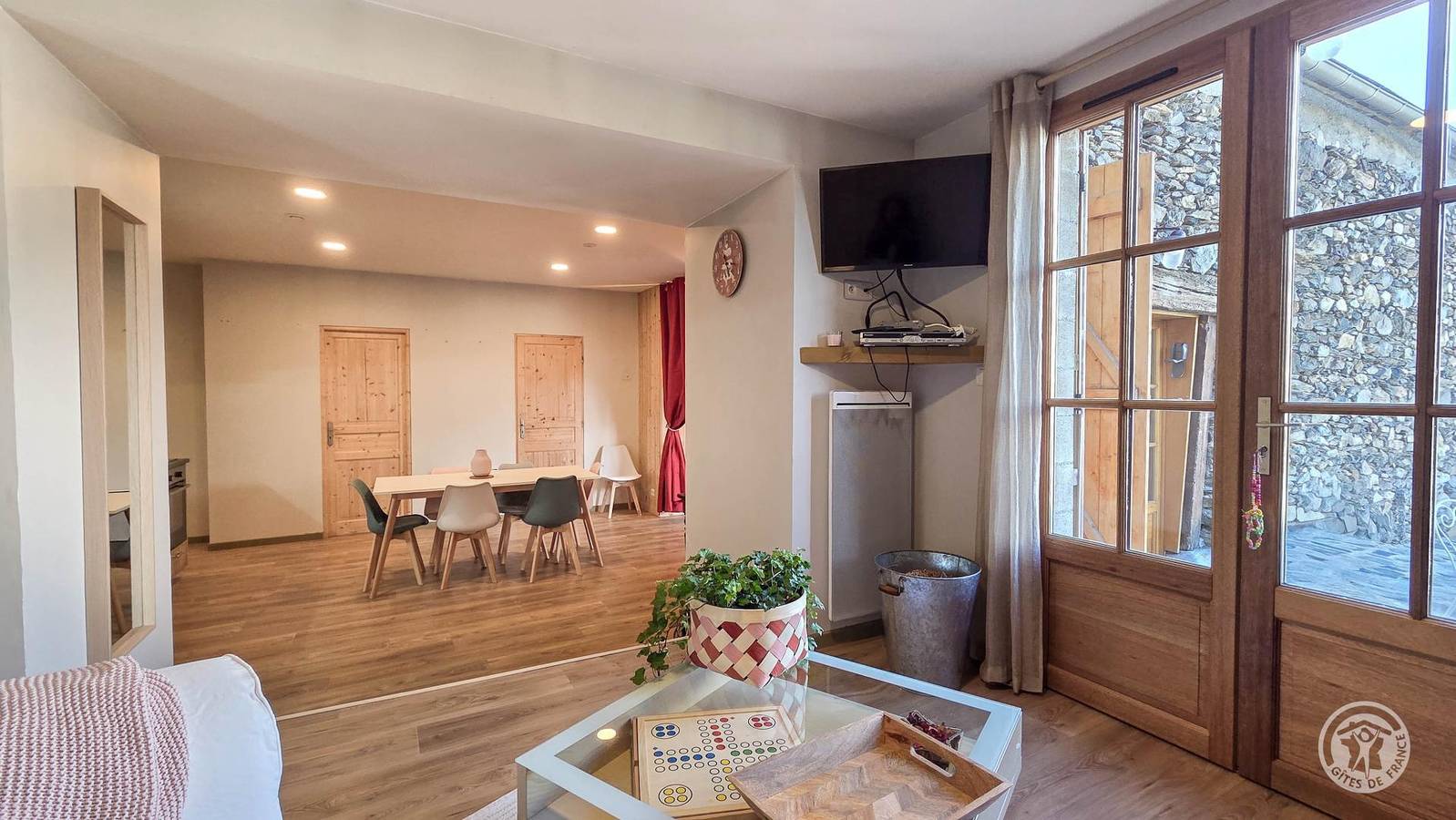 Gîte confortable avec parking, TV et lave-vaisselle à Sailhan in Azet, Pyrénées