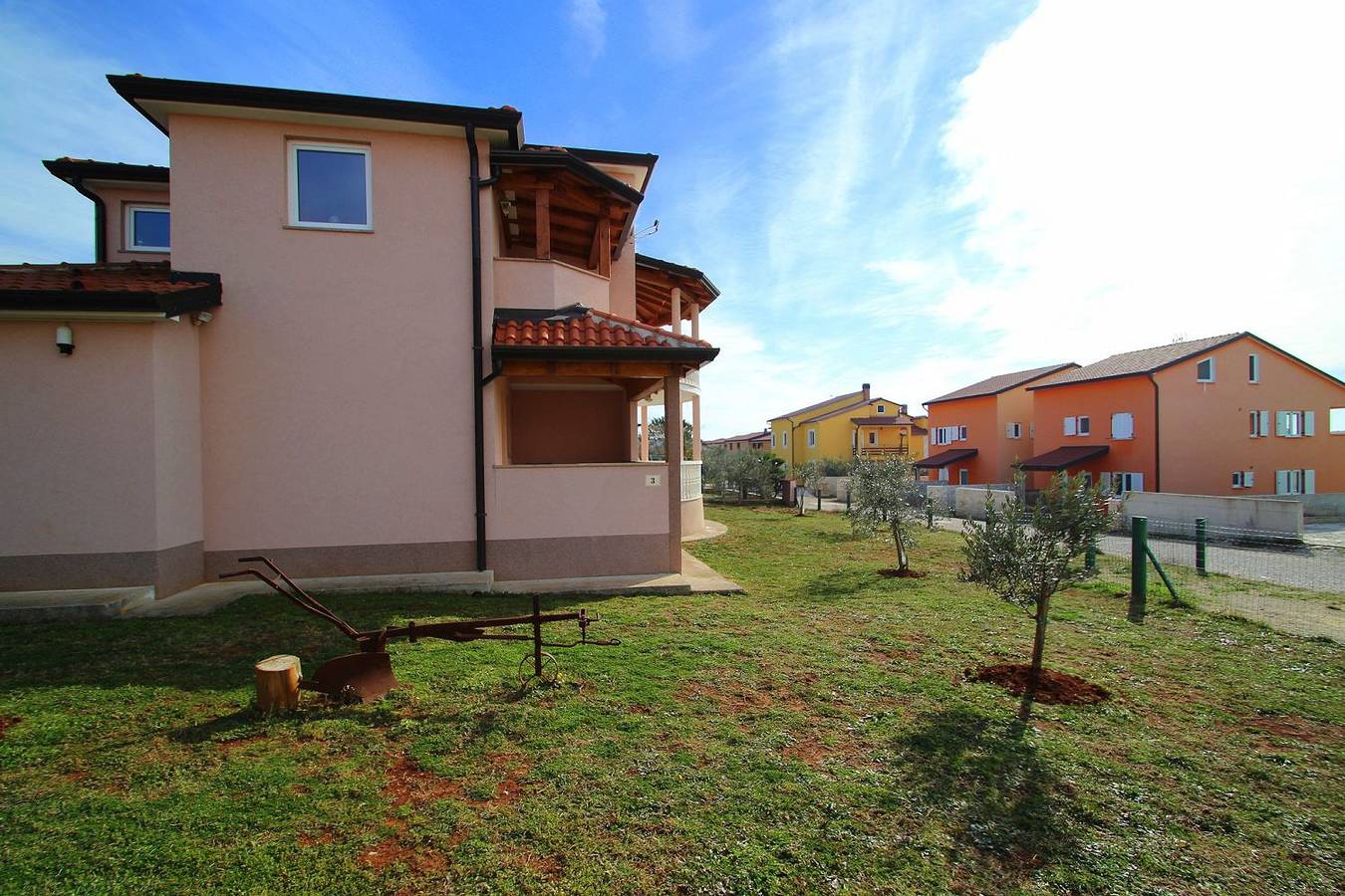 Geheel appartement, Modernes und helles Apartment mit Waschmaschine, Liegen, Grill, Wifi in Mareda, Regio Umag