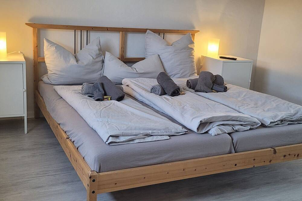 Ganze Wohnung, Berg Messe Og, Privatzeit, 2 Zimmer, W-Lan, Homoffice in Bergisch Gladbach, Rheinisch-Bergischer Kreis