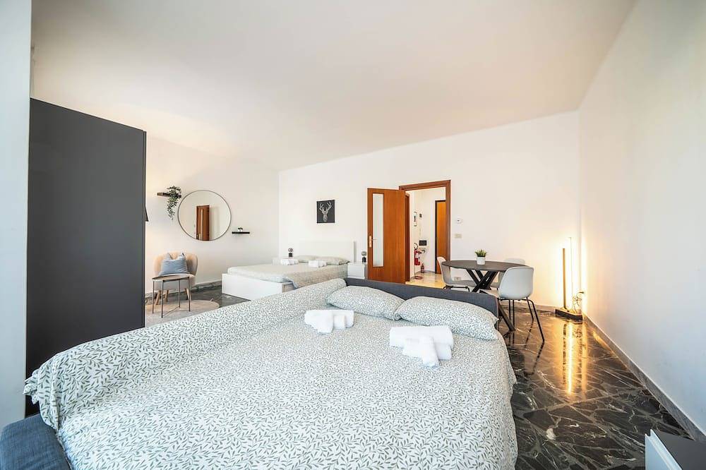 Entire apartment, The Sunset - Free Parking in Conversano, Bari Province