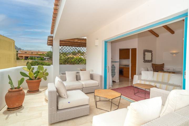 Appartamento intero, Appartamento "Casa di charme a San Pantaleo" con Piscina condivisa, A/C, Wi-Fi e Terrazza in San Pantaleo, Olbia