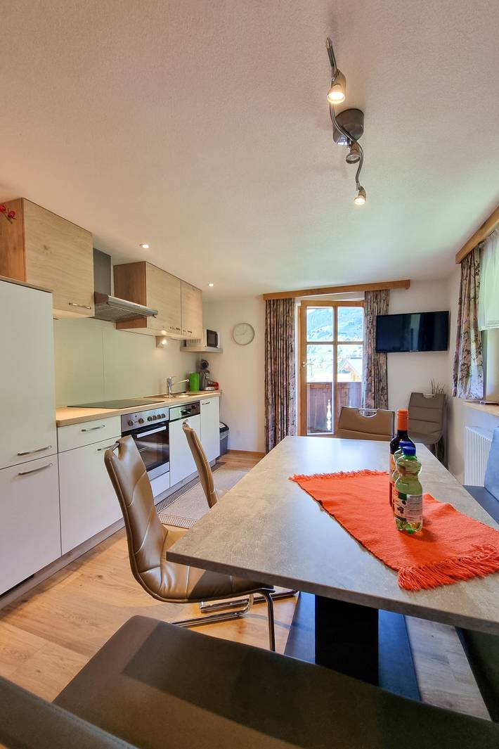 Ferienwohnung für 6 Personen, mit Balkon und Terrasse sowie Garten in See - 4