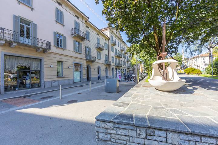 Ganze Wohnung, Heart of Lugano Apartment with Balcony in Lugano, Luganersee