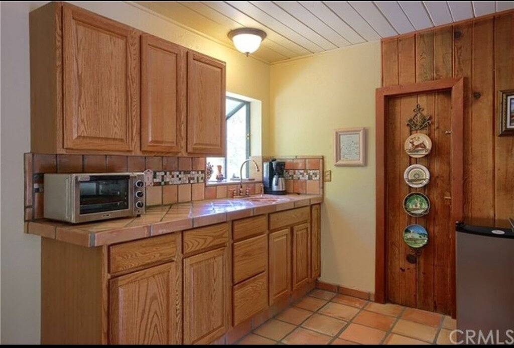 1940er Häuschen mit heutigen Annehmlichkeiten aktualisiert in Bass Lake